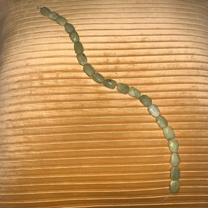 ✨2/$20✨OLIVE JADE BEADS